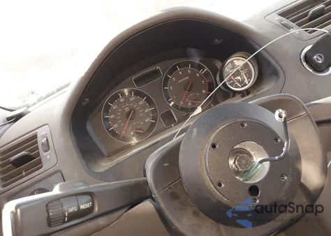 2008 Volvo C30 T5 R-Design/T5 Version 1.0/T5 Version 2.0 z USA, uszkodzony, nr VIN YV1MK672X82049982